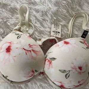 New with tags Victoria’s Secret Pink extra push up bra
